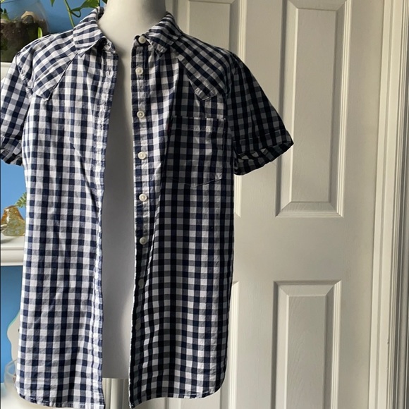 Levi's Tops - 🌺Levi’s 100% cotton, button down shirt🌺